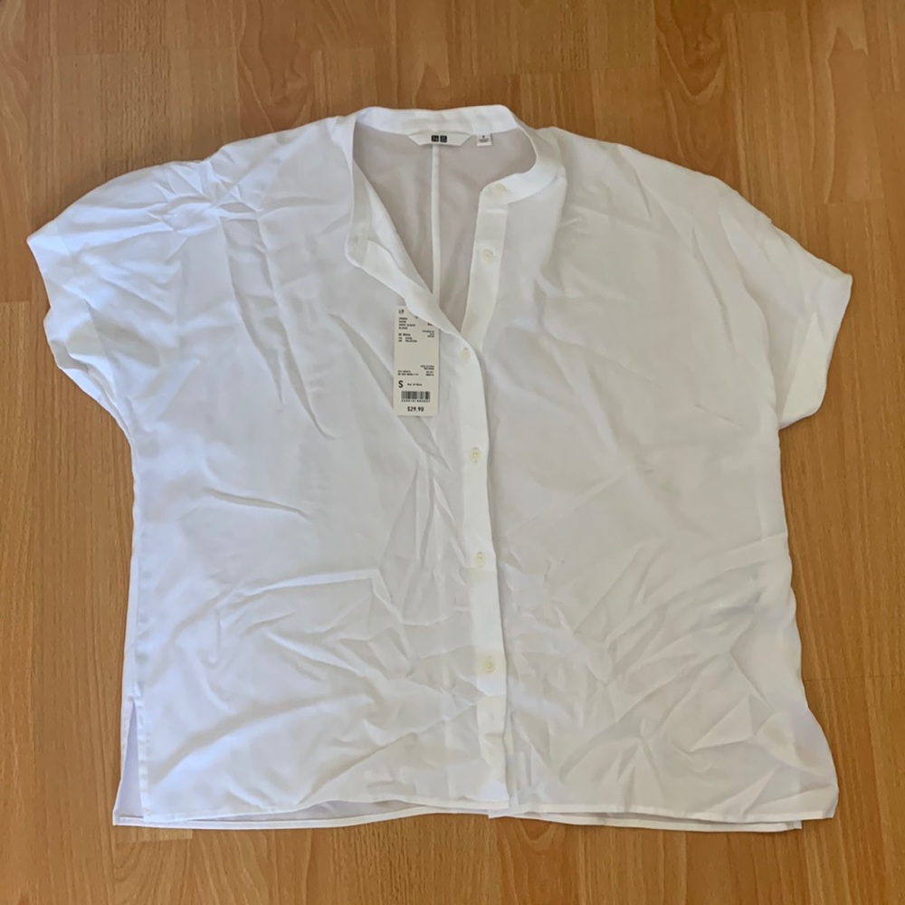 Uniqlo collarless blouse